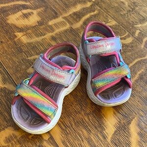 Skechers Unicorn Dreams toddler sandals size 6. They light up!!!